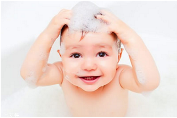 頭上長(zhǎng)痘痘是什么原因 預(yù)防額頭長(zhǎng)痘痘小偏方 頭上長(zhǎng)痘痘是什么原因 預(yù)防額頭長(zhǎng)痘痘小偏方