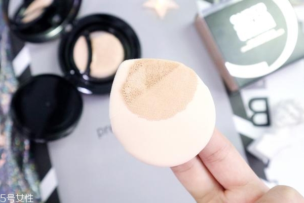 美寶蓮1+1氣墊男生可以用嗎 這款氣墊不分男女