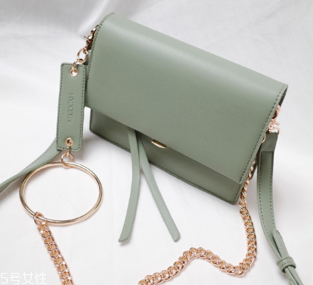 最近流行什么包包 逛街上班統(tǒng)統(tǒng)hold住 最近流行什么包包 逛街上班統(tǒng)統(tǒng)hold住