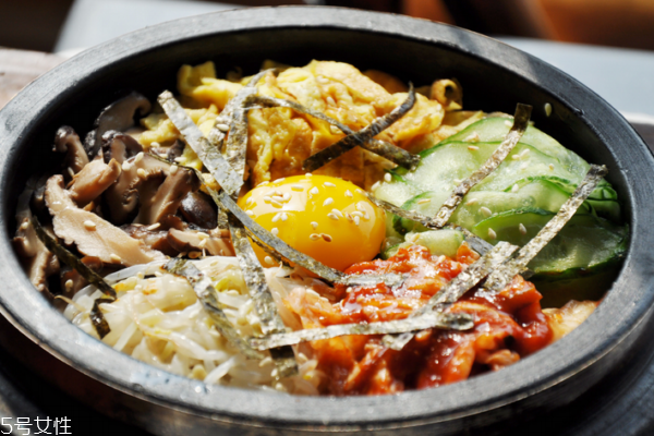 石鍋拌飯怎么做 做法很簡單 石鍋拌飯怎么做 做法很簡單