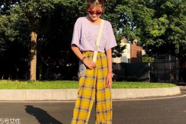 燈籠褲配什么上衣好看 深受文藝青年喜愛 燈籠褲配什么上衣好看 深受文藝青年喜愛