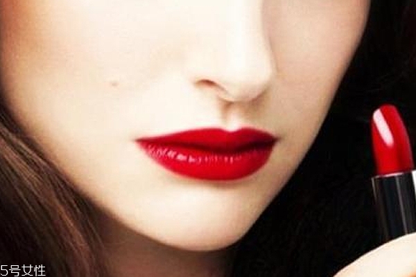 口紅過期是什么樣子 有這些現(xiàn)象趕緊扔掉 口紅過期是什么樣子 有這些現(xiàn)象趕緊扔掉