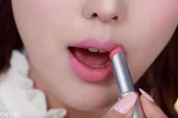 粉紅口紅適合什么場合 需要偽裝成無害小白兔的場合 粉紅口紅適合什么場合 需要偽裝成無害小白兔的場合