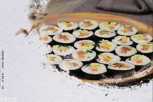 紫菜包飯是糯米嗎 用的是大米 紫菜包飯是糯米嗎 用的是大米