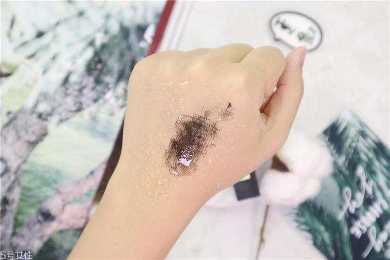 美寶蓮廣角睫毛膏評價 一款特立獨行的睫毛膏 美寶蓮廣角睫毛膏評價 一款特立獨行的睫毛膏