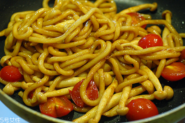 烏冬面會坨嗎 時(shí)間長了就不q彈