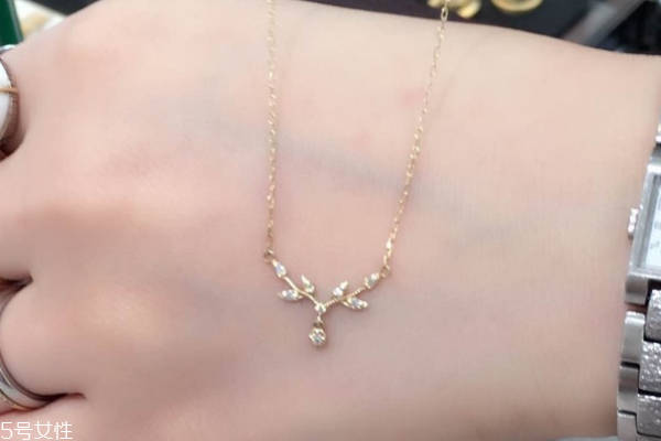 鉆石項鏈變黃了怎么辦 要學(xué)會護理 鉆石項鏈變黃了怎么辦 要學(xué)會護理