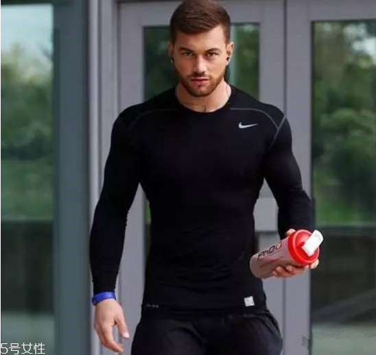 健身房有氧運(yùn)動(dòng)有哪些項(xiàng)目 健身房的正確健身步驟 健身房有氧運(yùn)動(dòng)有哪些項(xiàng)目 健身房的正確健身步驟