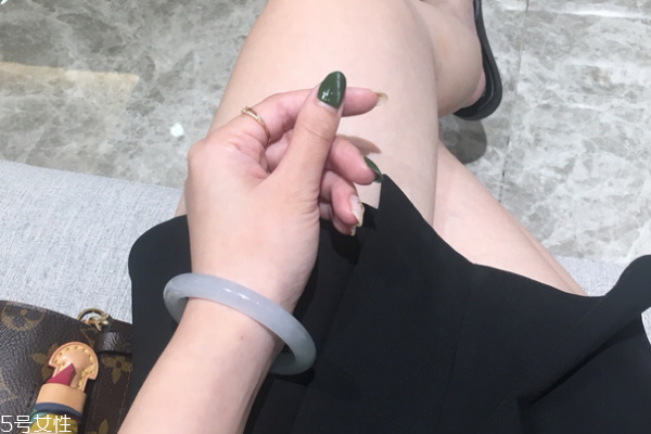 翡翠手鐲碎了什么預兆 不要太往心里去 翡翠手鐲碎了什么預兆 不要太往心里去