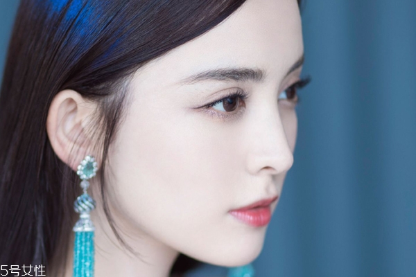 腮紅應(yīng)該涂在什么位置 5個(gè)地方召喚嘭嘭紅潤肌 腮紅應(yīng)該涂在什么位置 5個(gè)地方召喚嘭嘭紅潤肌