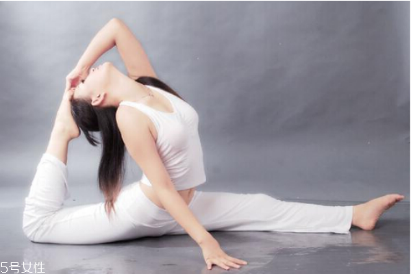 練瑜伽要空腹嗎 練瑜伽注意事項 練瑜伽要空腹嗎 練瑜伽注意事項