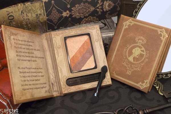 初音未來聯(lián)名款彩妝有什么 讓2次元小仙女瘋狂的3個(gè)品類