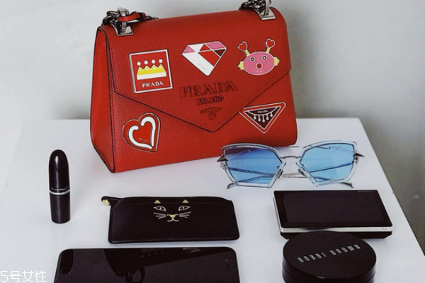 prada七夕限量版包多少錢 萌化人心 prada七夕限量版包多少錢 萌化人心