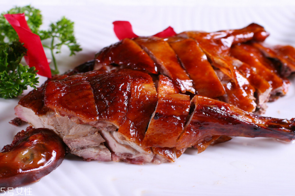 鴨肉可以放大蒜嗎 可以大膽放 鴨肉可以放大蒜嗎 可以大膽放