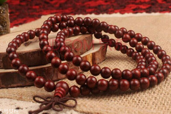 檀木手串有什么好處 有益身心健康 檀木手串有什么好處 有益身心健康