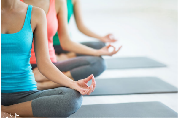 練瑜伽后多久可以喝水 練瑜伽后不能立即喝水 練瑜伽后多久可以喝水 練瑜伽后不能立即喝水