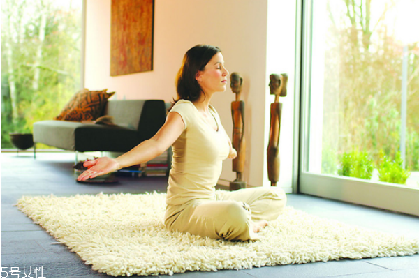 練瑜伽后多久可以喝水 練瑜伽后不能立即喝水 練瑜伽后多久可以喝水 練瑜伽后不能立即喝水