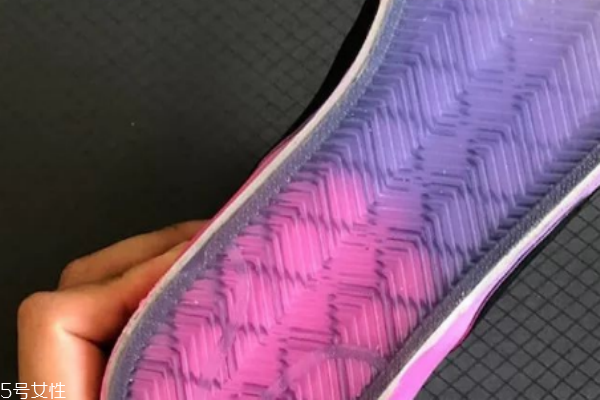 off white聯(lián)名nike blazer mid彩虹版在哪買_多少錢 off white聯(lián)名nike blazer mid彩虹版在哪買_多少錢