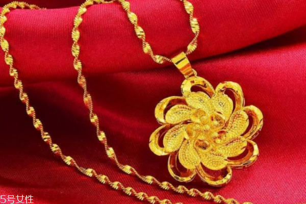 黃金項(xiàng)鏈適合多大年齡 沒有明確限制 黃金項(xiàng)鏈適合多大年齡 沒有明確限制