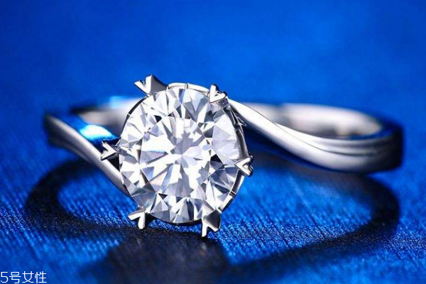 鉑金戒指洗手要摘嗎 小心會(huì)弄丟 鉑金戒指洗手要摘嗎 小心會(huì)弄丟