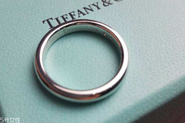 鉑金戒指洗手要摘嗎 小心會(huì)弄丟 鉑金戒指洗手要摘嗎 小心會(huì)弄丟