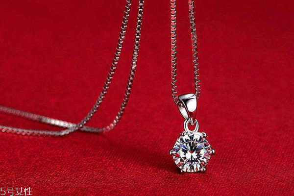 鉑金項(xiàng)鏈為什么會(huì)變黑 這些都是元兇