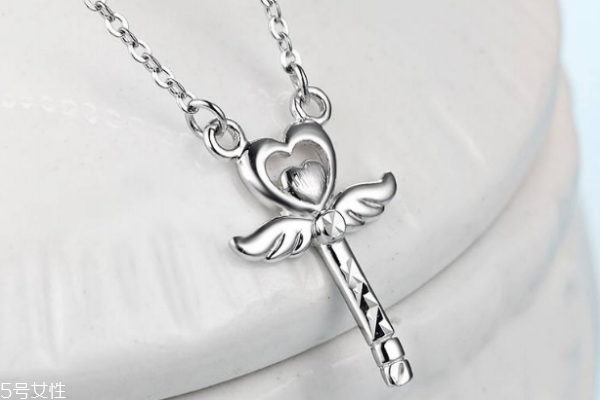 鉑金項(xiàng)鏈如何辨別純度 看項(xiàng)鏈標(biāo)識