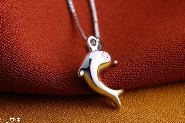 戴鉑金項(xiàng)鏈有什么好處 要了解清楚 戴鉑金項(xiàng)鏈有什么好處 要了解清楚