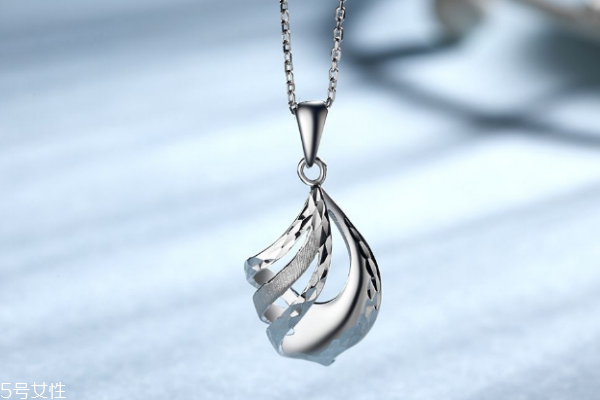 戴鉑金項(xiàng)鏈有什么好處 要了解清楚 戴鉑金項(xiàng)鏈有什么好處 要了解清楚