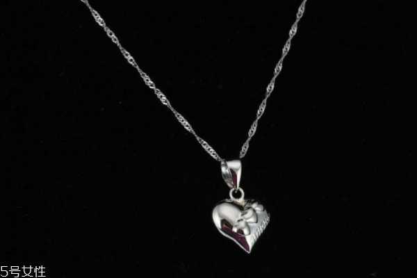 鉑金項鏈好還是黃金項鏈好 各有各的價值 鉑金項鏈好還是黃金項鏈好 各有各的價值