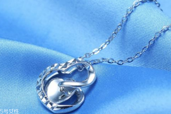 鉑金項鏈好還是黃金項鏈好 各有各的價值 鉑金項鏈好還是黃金項鏈好 各有各的價值