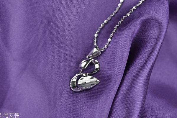 鉑金項(xiàng)鏈好還是k金好 明確自己的需求 鉑金項(xiàng)鏈好還是k金好 明確自己的需求