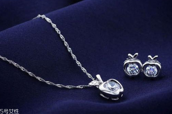 鉑金項(xiàng)鏈會過敏嗎 比較少見