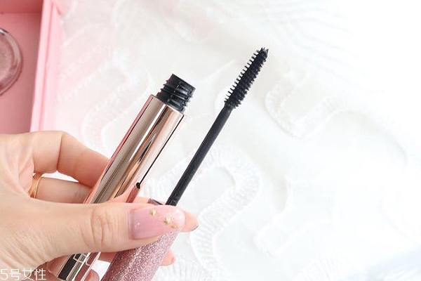 睫毛膏膏體有什么區(qū)別 3種膏體各有優(yōu)勢(shì) 睫毛膏膏體有什么區(qū)別 3種膏體各有優(yōu)勢(shì)