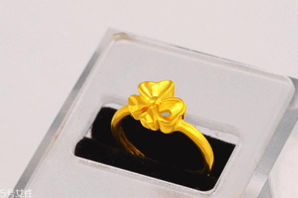 黃金戒指可以鑲鉆石嗎 不是很適合 黃金戒指可以鑲鉆石嗎 不是很適合