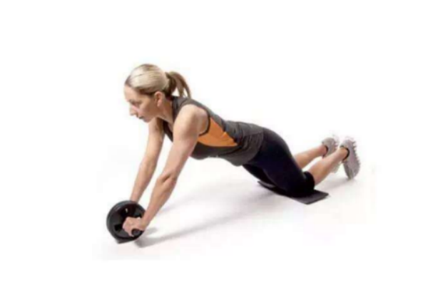 健腹輪多久能練出腹肌 看每個(gè)人的使用情況 健腹輪多久能練出腹肌 看每個(gè)人的使用情況