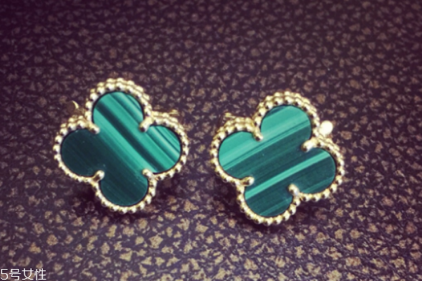 梵克雅寶耳釘尺寸 要適合自己 梵克雅寶耳釘尺寸 要適合自己