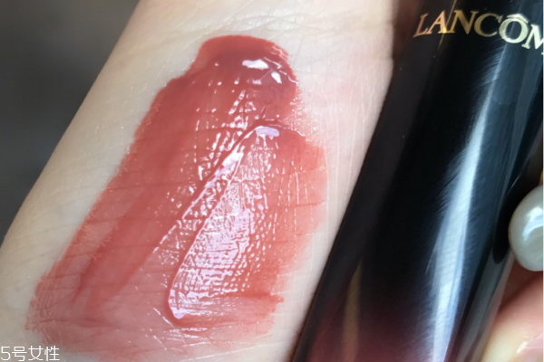 蘭蔻274唇釉和迪奧421哪個好看 最日雜的奶茶色 蘭蔻274唇釉和迪奧421哪個好看 最日雜的奶茶色