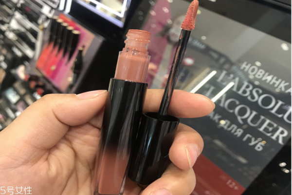 蘭蔻274唇釉和迪奧421哪個好看 最日雜的奶茶色 蘭蔻274唇釉和迪奧421哪個好看 最日雜的奶茶色