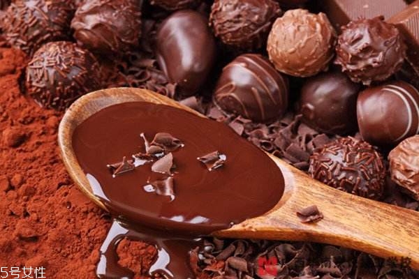巧克力好壞怎么看 好巧克力掰開有咔嚓聲 巧克力好壞怎么看 好巧克力掰開有咔嚓聲