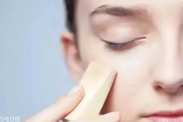 眼影可以用來(lái)修容嗎 眼影的用法大全 眼影可以用來(lái)修容嗎 眼影的用法大全