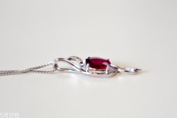 碧璽項(xiàng)鏈一般多少錢 色彩耀眼的寶石 碧璽項(xiàng)鏈一般多少錢 色彩耀眼的寶石