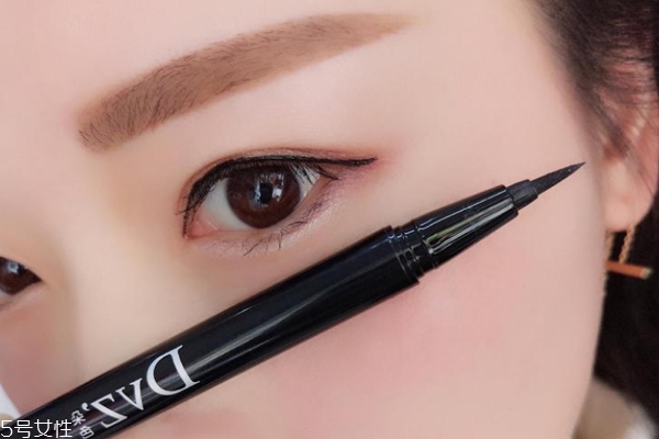 狐貍眼眼線怎么畫好看 不婊氣的畫法詳解 狐貍眼眼線怎么畫好看 不婊氣的畫法詳解