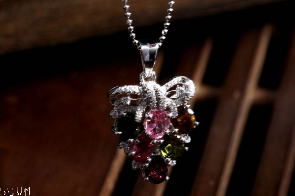 碧璽項鏈真假鑒別 一定要掌握的技巧 碧璽項鏈真假鑒別 一定要掌握的技巧