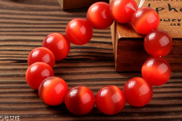 貓眼石手鏈有什么好處 好運(yùn)的象征 貓眼石手鏈有什么好處 好運(yùn)的象征