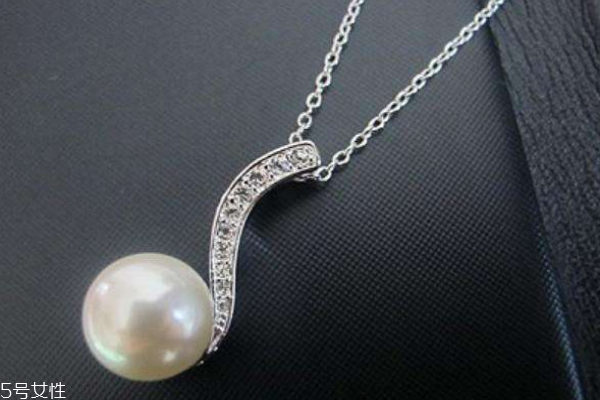 珍珠項(xiàng)鏈夏天能戴嗎 是最佳時(shí)節(jié) 珍珠項(xiàng)鏈夏天能戴嗎 是最佳時(shí)節(jié)