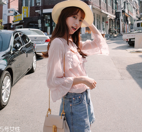 粉色衣服搭配圖片 誰還不是個美少女 粉色衣服搭配圖片 誰還不是個美少女