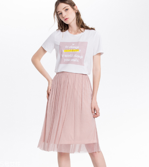 粉色衣服搭配圖片 誰還不是個美少女 粉色衣服搭配圖片 誰還不是個美少女