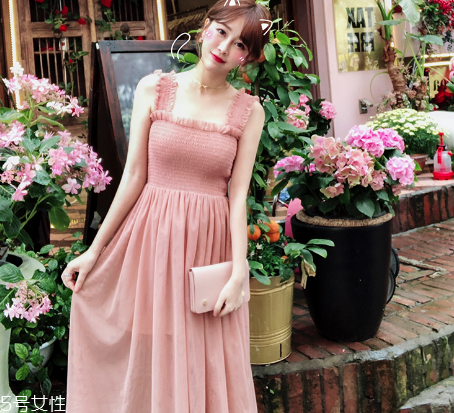 粉色衣服搭配圖片 誰還不是個美少女 粉色衣服搭配圖片 誰還不是個美少女