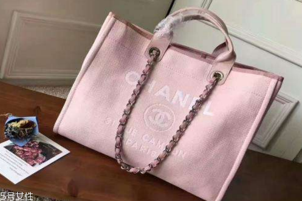 香奈兒沙灘包官網(wǎng)價(jià)格 今夏最火的包包 香奈兒沙灘包官網(wǎng)價(jià)格 今夏最火的包包